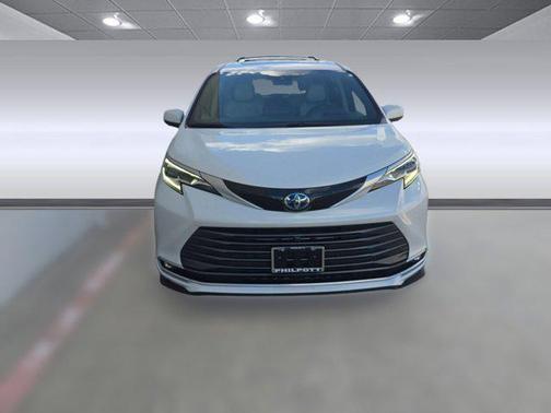 2025 Toyota Sienna Platinum