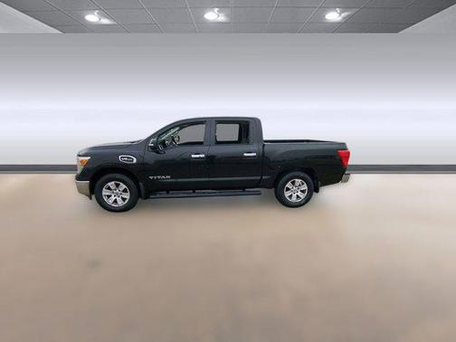 2017 Nissan Titan SV