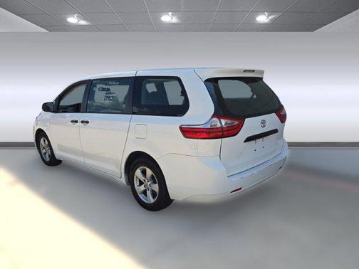 2017 Toyota Sienna SE