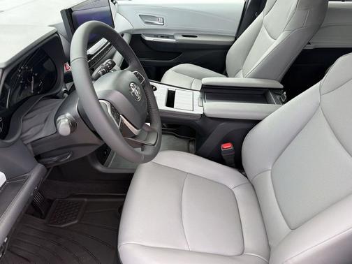 Midnight Black Metallic 2026 Toyota Sienna XLE