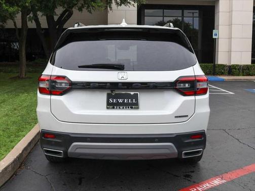 2024 Honda Pilot Touring 8-Passenger