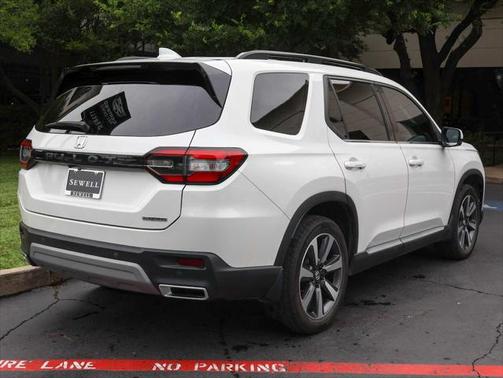 2024 Honda Pilot Touring 8-Passenger