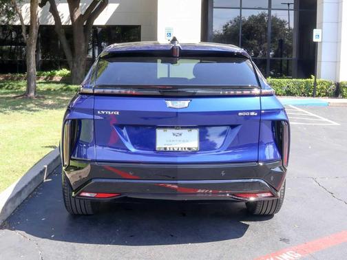 2024 Cadillac LYRIQ Sport