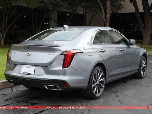 2025 Cadillac CT4 Luxury RWD