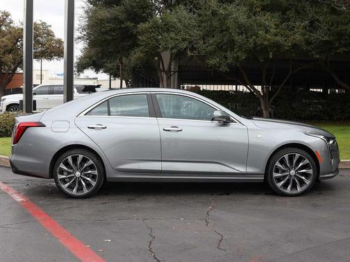 2025 Cadillac CT4 Luxury RWD