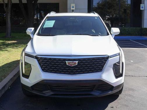 2024 Cadillac XT4 Luxury