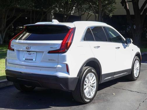 2024 Cadillac XT4 Luxury