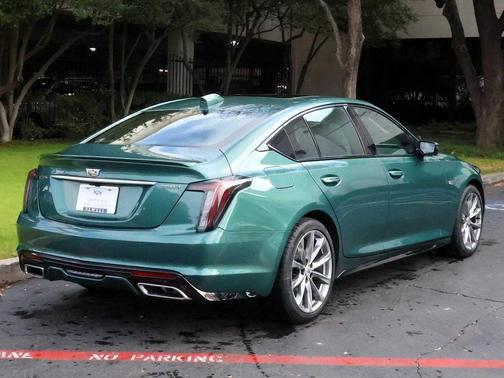 2025 Cadillac CT5 Sport