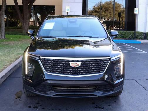 2024 Cadillac XT4 Luxury