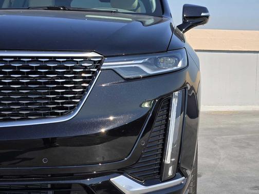 2025 Cadillac XT6 Premium Luxury FWD
