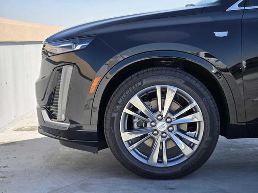 2025 Cadillac XT6 Premium Luxury FWD