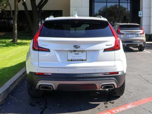 2022 Cadillac XT4 Premium Luxury