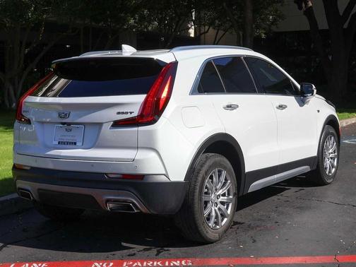 2022 Cadillac XT4 Premium Luxury