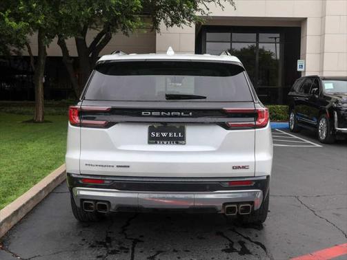 2024 GMC Acadia Denali