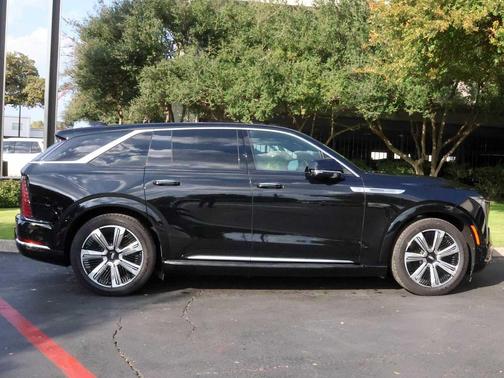 2025 Cadillac Escalade IQ Luxury 1