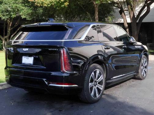 2025 Cadillac Escalade IQ Luxury 1