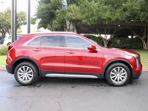 2022 Cadillac XT4 Premium Luxury
