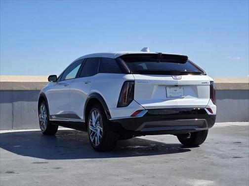 2025 Cadillac OPTIQ Luxury 1 AWD