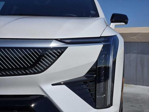 2025 Cadillac OPTIQ Luxury 1 AWD