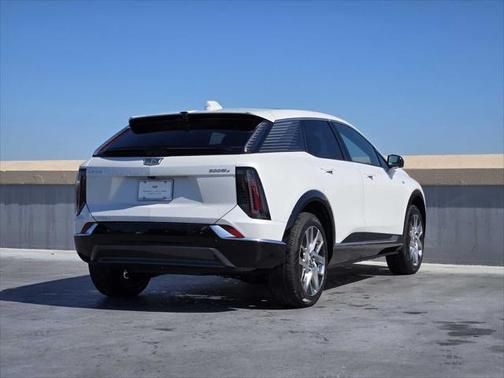2025 Cadillac OPTIQ Luxury 1 AWD