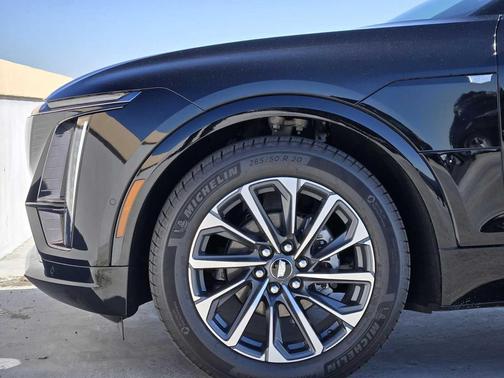 2025 Cadillac LYRIQ Sport