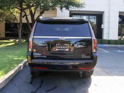 2019 Cadillac Escalade Luxury