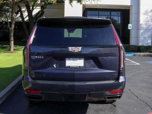 2022 Cadillac Escalade Sport