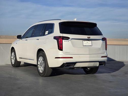 2025 Cadillac XT6 Luxury FWD