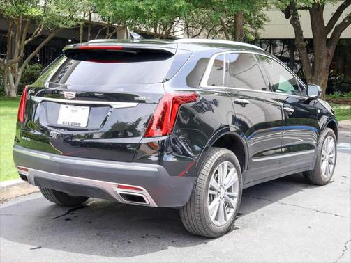 2022 Cadillac XT5 Premium Luxury