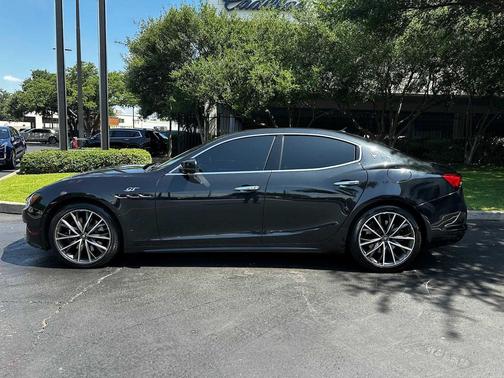 Nero Ribelle Metallic 2023 Maserati Ghibli GT