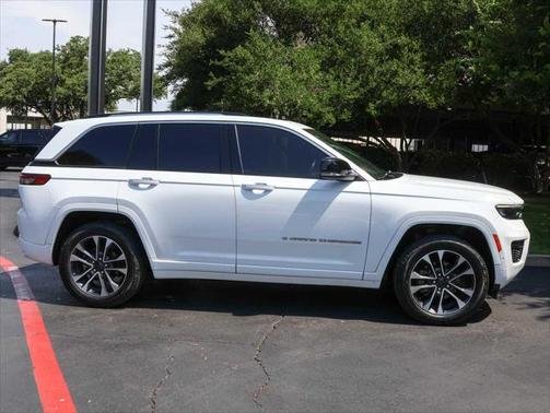 2022 Jeep Grand Cherokee Overland