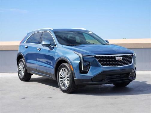 2025 Cadillac XT4 Premium Luxury