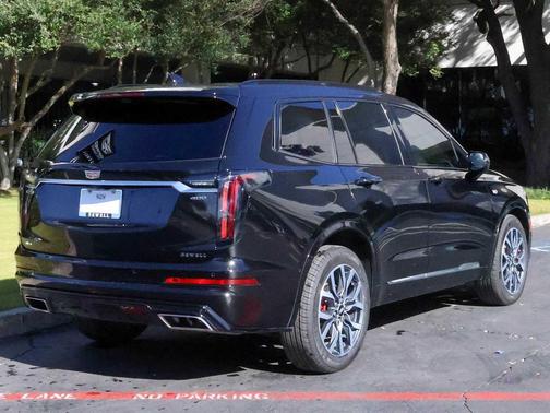 2022 Cadillac XT6 Sport AWD