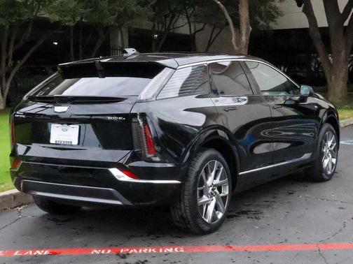 2025 Cadillac OPTIQ Luxury 2 AWD