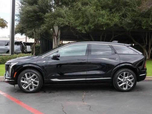 2025 Cadillac OPTIQ Luxury 2 AWD