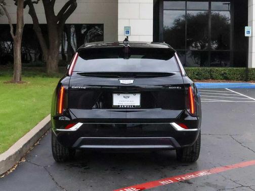 2025 Cadillac OPTIQ Luxury 2 AWD