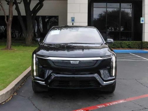 2025 Cadillac OPTIQ Luxury 2 AWD