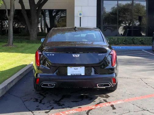 2025 Cadillac CT4 Luxury RWD