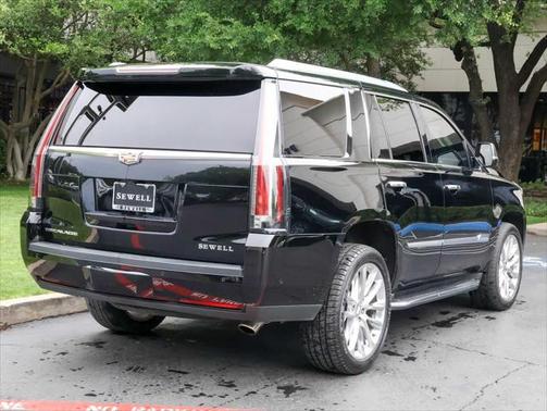2018 Cadillac Escalade Luxury