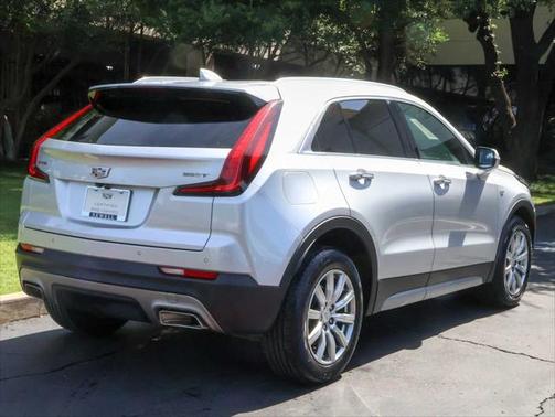 2022 Cadillac XT4 Premium Luxury