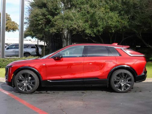 2024 Cadillac LYRIQ Sport