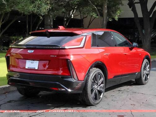 2024 Cadillac LYRIQ Sport