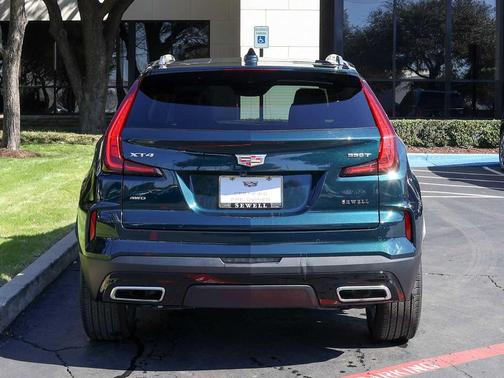 2024 Cadillac XT4 Premium Luxury