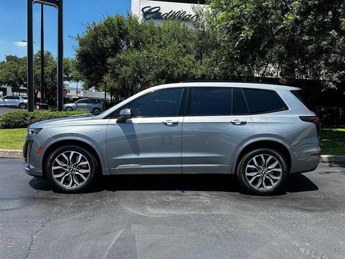 Argent Silver Metallic 2023 Cadillac XT6 Sport AWD