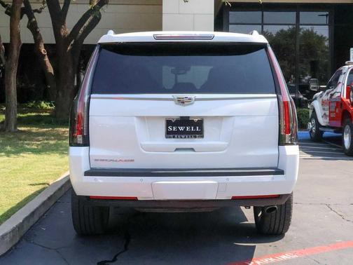 2020 Cadillac Escalade Premium Luxury