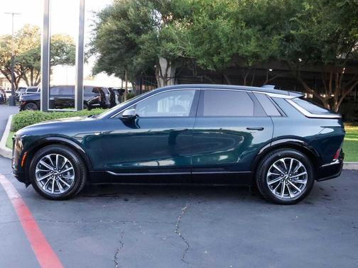 2024 Cadillac LYRIQ Sport