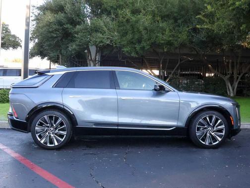 2023 Cadillac LYRIQ Luxury