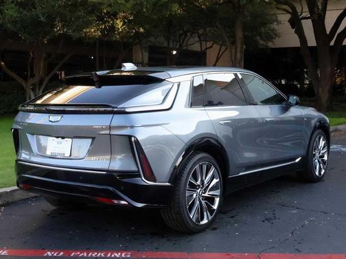 2023 Cadillac LYRIQ Luxury