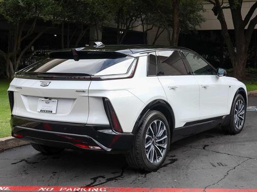 2024 Cadillac LYRIQ Sport