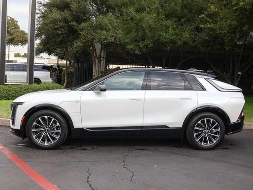 2024 Cadillac LYRIQ Sport